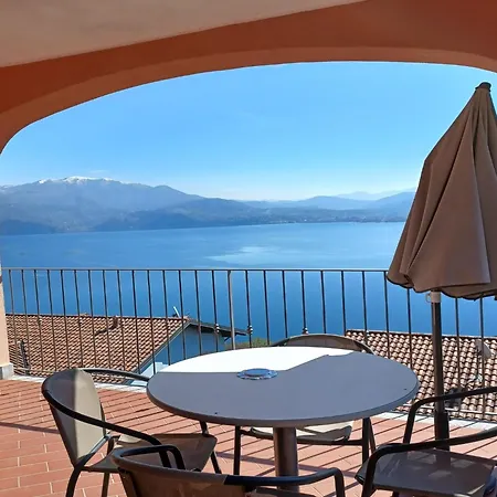 Apartment In Oggebbio With Lake Maggiore Views * オッジェッビオ