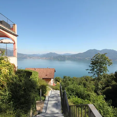 Apartment In Oggebbio With Lake Maggiore Views アパート *
